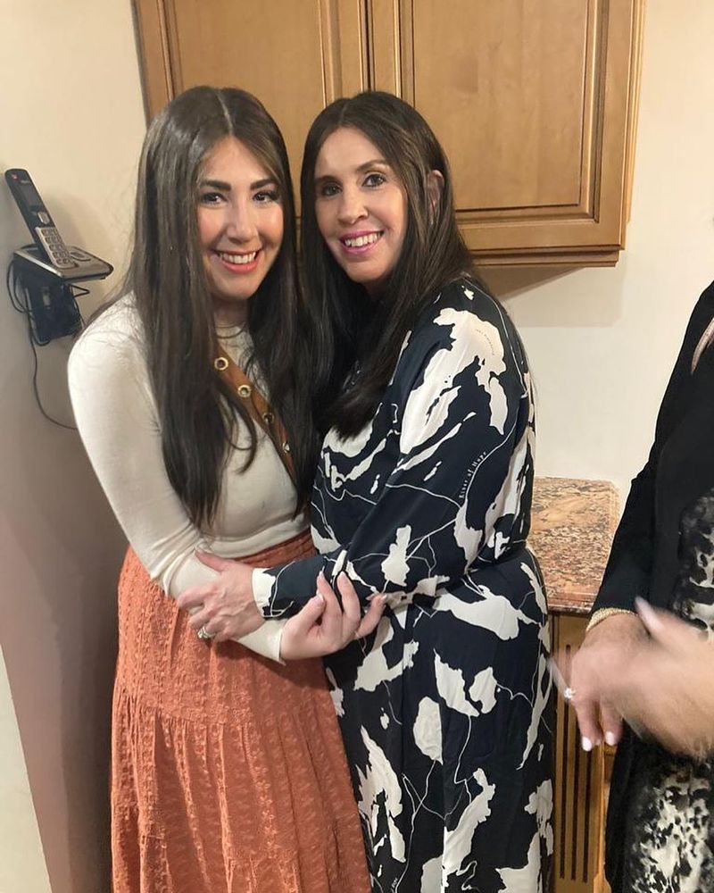 Mother and daughter in their new Bracha’s wigs